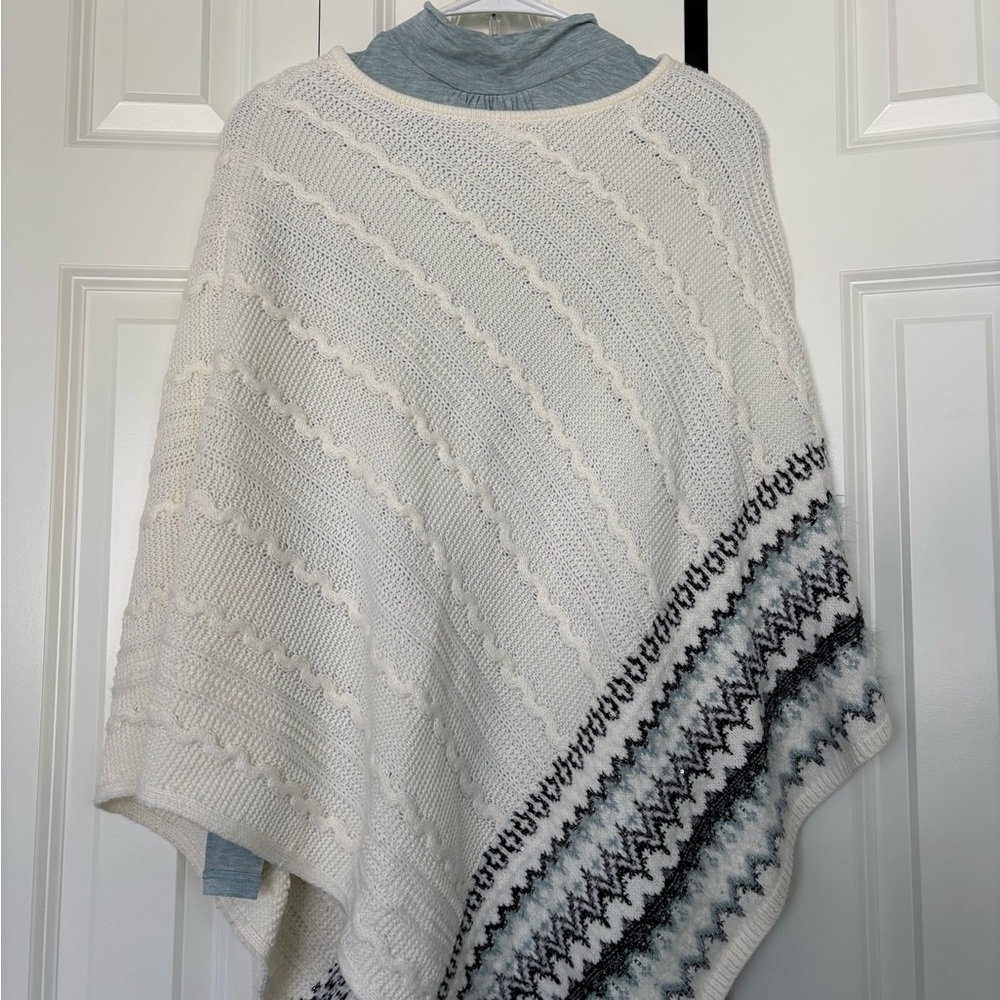 White House Black Market Textured White and Gray Poncho